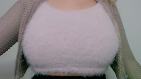 Maggie   online show from December 6, 2024, 6:04 am