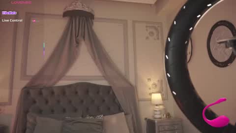   online show from November 27, 2025, 8:00 pm