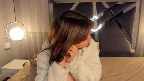 magic_aliice online show from March 5, 2025, 6:34 pm