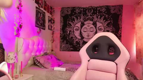 Claire online show from February 14, 2025, 2:02 pm