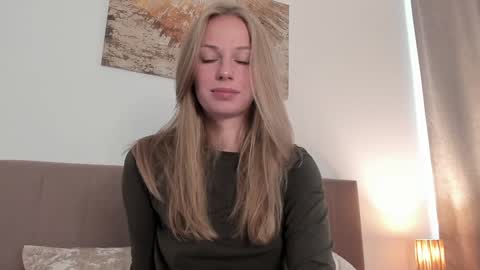 Alice  online show from September 23, 2025, 1:14 pm