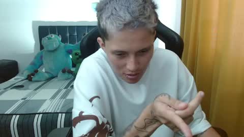 Snapshot of magic_jadee chatting on May 27, 2026, 5:43 pm Jade online show from May 27, 2026, 5:43 pm