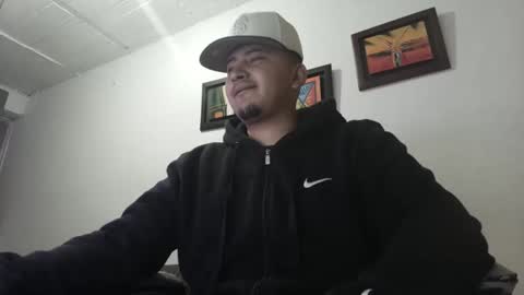 magic_milk23 online show from September 19, 2025, 4:58 am