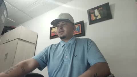 magic_milk23 online show from October 4, 2025, 11:14 pm