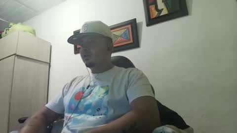 magic_milk23 online show from October 6, 2025, 4:10 am