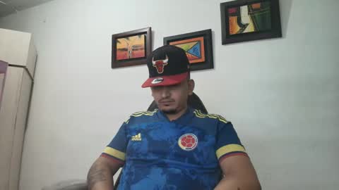 magic_milk23 online show from November 7, 2025, 6:24 am