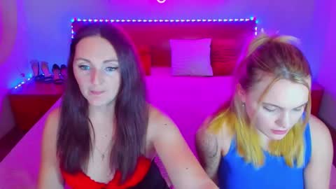 Lili and Bella online show from December 6, 2024, 2:17 pm