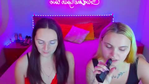 Lili and Bella online show from December 12, 2024, 7:52 am