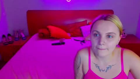 Lili and Bella online show from December 23, 2024, 7:17 am