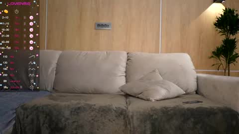 magicpeaach online show from March 1, 2025, 9:37 pm