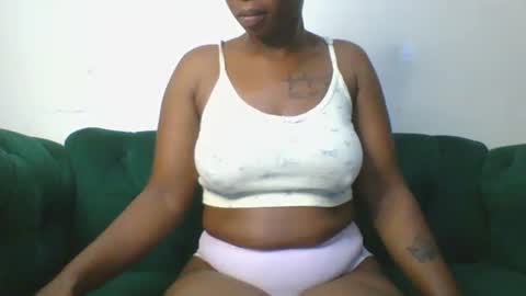 Snapshot of magicpussyy1 chatting on June 3, 2026, 1:30 am magicbabe online show from June 3, 2026, 1:30 am