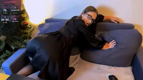 Jade online show from September 17, 2025, 10:22 pm