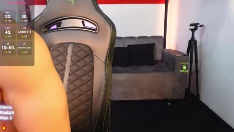 If you want me to use the Lovense please let me know  --    online show from December 5, 2025, 4:25 pm