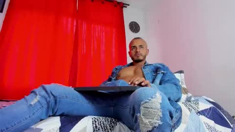 Magnusclark online show from November 5, 2025, 7:03 pm