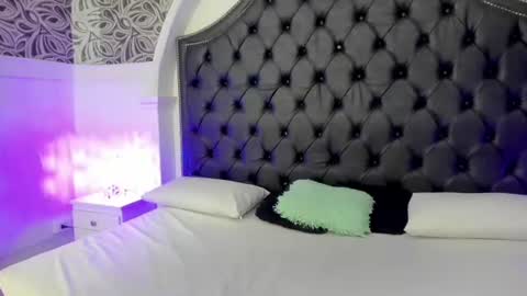 mahia_soto online show from July 4, 2026, 3:35 am
