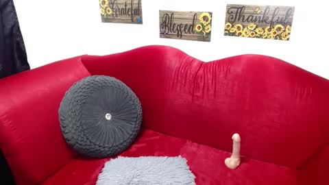 Snapshot of maia_2016 chatting on January 8, 2025, 8:50 pm ISABELA online show from January 8, 2025, 8:50 pm