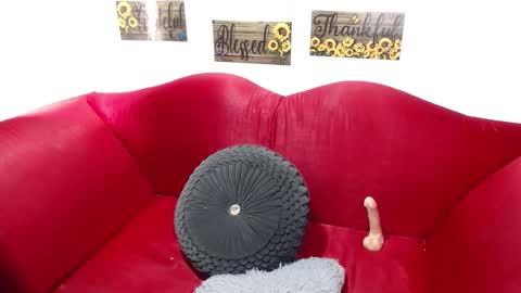 Snapshot of maia_2016 chatting on September 25, 2025, 4:21 pm ISABELA online show from September 25, 2025, 4:21 pm