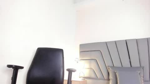 maia_520 online show from January 7, 2026, 6:32 pm