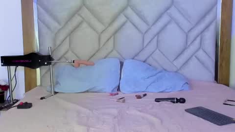 Maia Stark online show from January 4, 2025, 6:52 am