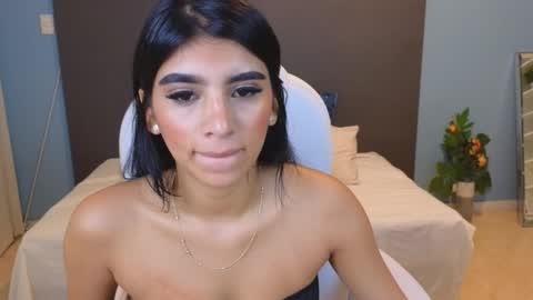 Maiaa Ruiz  online show from January 9, 2025, 3:23 pm