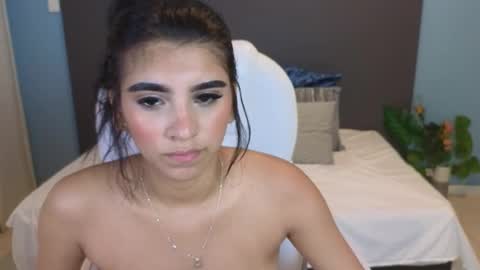 Maiaa Ruiz  online show from January 30, 2025, 4:34 pm