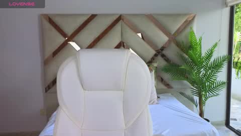 Maiaa Ruiz  online show from March 11, 2025, 2:07 pm