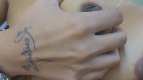 Maiaa Ruiz  online show from October 20, 2025, 3:23 pm