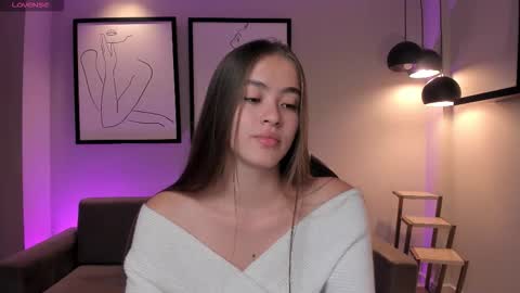  Maia  online show from October 10, 2025, 7:57 pm