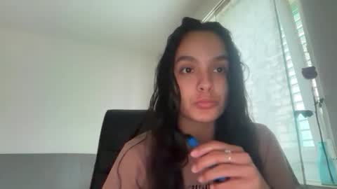 Maia  online show from April 28, 2026, 5:18 pm