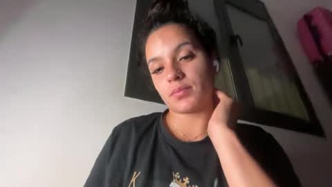 Snapshot of maiapark chatting on June 25, 2026, 11:53 pm Maia online show from June 25, 2026, 11:53 pm