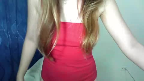 Snapshot of maiarosse_ chatting on May 29, 2026, 3:15 am MaiaRosse online show from May 29, 2026, 3:15 am