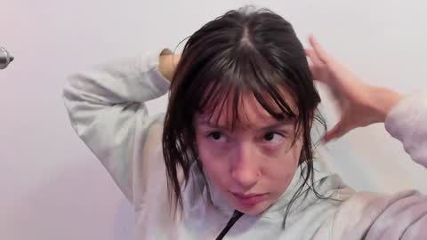 maibys online show from January 29, 2025, 4:05 am