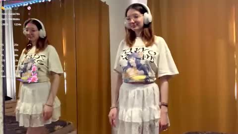 Elina online show from October 1, 2025, 9:37 am