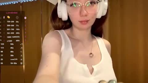 Elina online show from October 19, 2025, 9:10 am