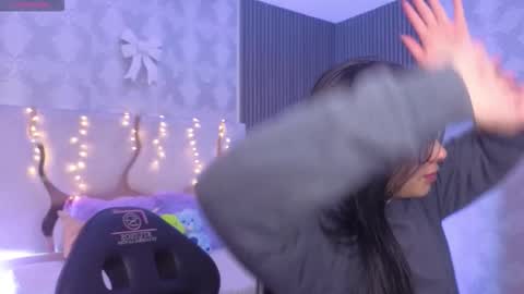 maiily_tay online show from February 13, 2026, 11:50 am