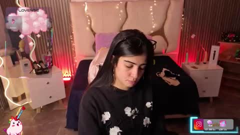 maiily_tay online show from February 26, 2026, 12:48 pm