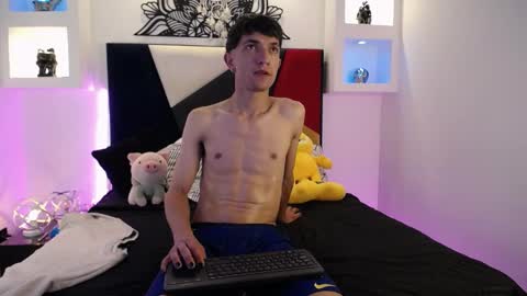 Maiky Cooper online show from March 1, 2025, 4:04 am