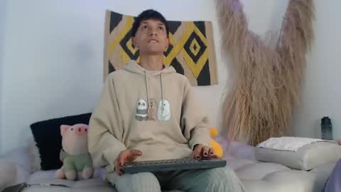 Maiky Cooper online show from March 4, 2025, 4:06 am