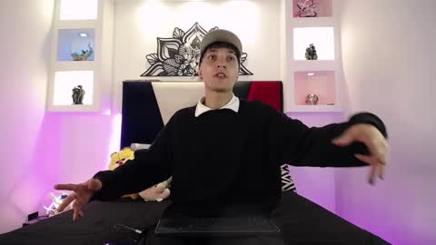 Maiky Cooper online show from March 9, 2025, 8:40 am