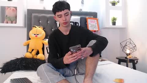 Maiky Cooper online show from March 12, 2025, 4:19 am