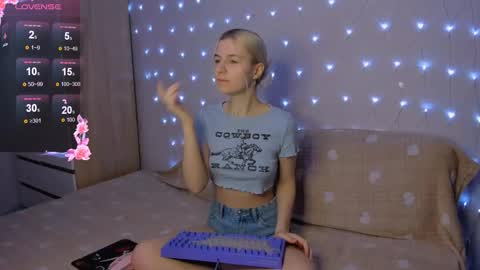 Your kitty online show from December 20, 2025, 4:03 pm