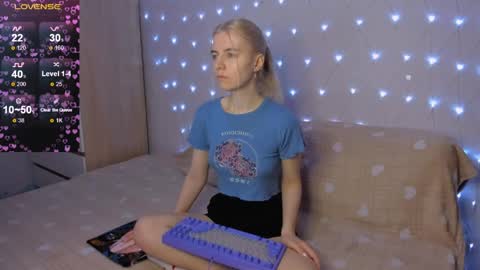 Your kitty online show from April 4, 2026, 3:42 pm