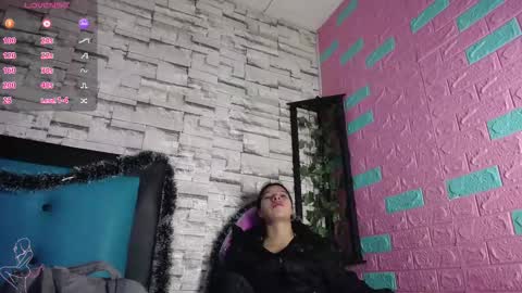  MAILY CAN  online show from December 16, 2025, 12:43 pm