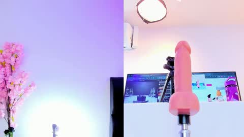 Maily  online show from February 8, 2026, 7:39 pm