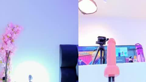 Maily  online show from February 26, 2026, 8:08 pm