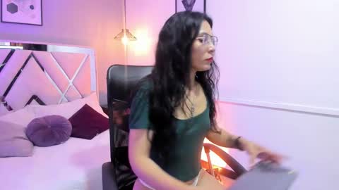 Snapshot of maite_black chatting on November 18, 2025, 3:01 am Camila online show from November 18, 2025, 3:01 am