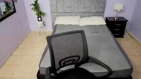 Snapshot of maite_stone1 chatting on December 18, 2025, 3:12 am MAITE STONE1 online show from December 18, 2025, 3:12 am