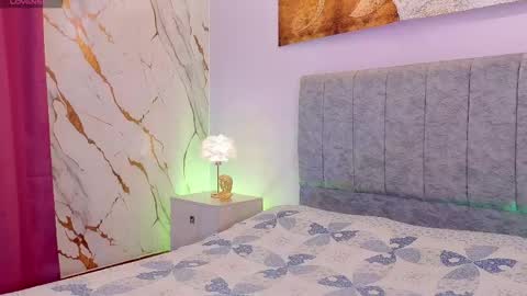 MAITE STONE1 online show from April 18, 2026, 4:05 am