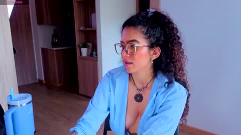 Snapshot of maithe_perroni chatting on April 27, 2026, 9:57 pm Lauu online show from April 27, 2026, 9:57 pm