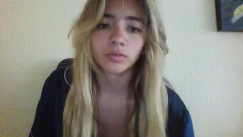 majo_gomezz online show from January 8, 2026, 4:42 pm